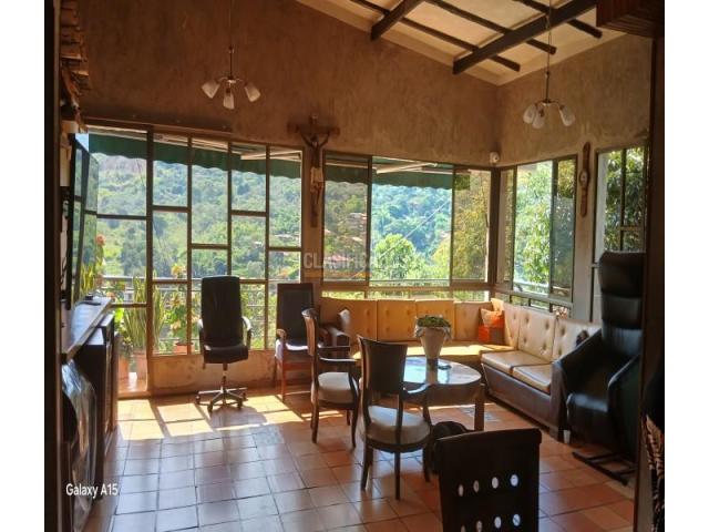 Casas, Venta en Montebello