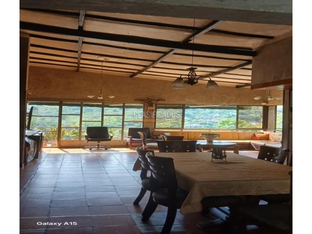 Casas, Venta en Montebello