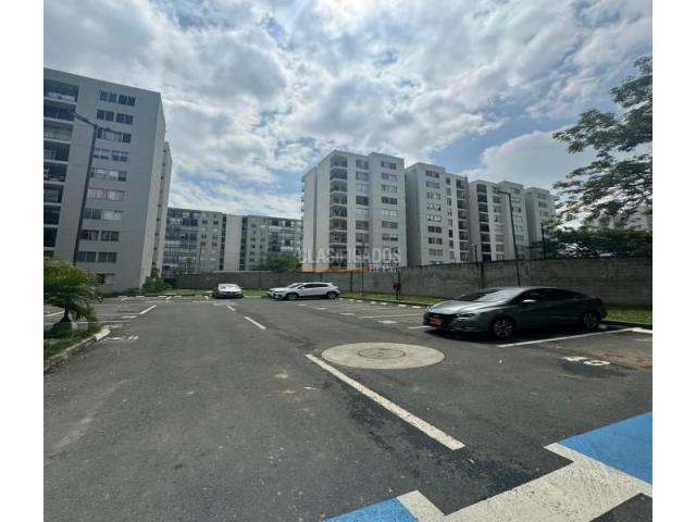 Apartamentos, Venta en Yumbo