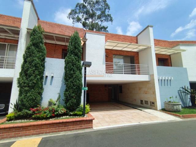 Casas, Venta en Ciudad Jardín