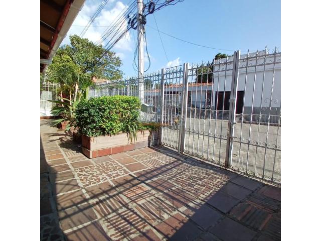 Casas, Alquiler en La Campiña