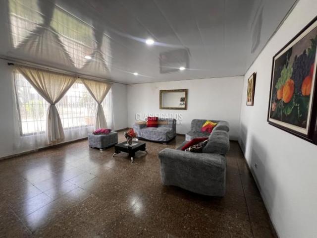 Casas, Venta en La Flora