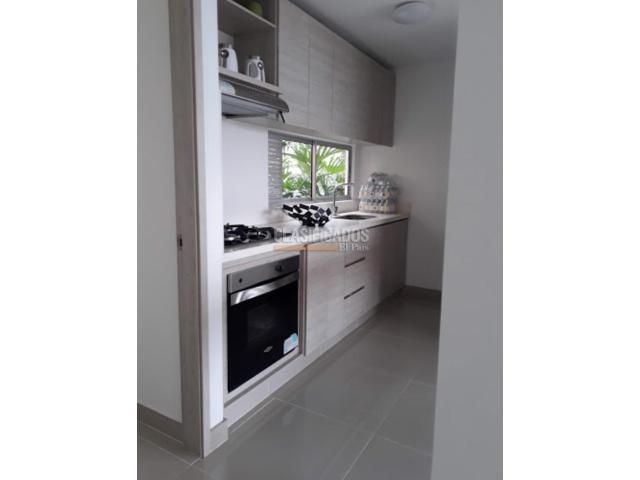 Apartamentos, Venta en Altos Cristales