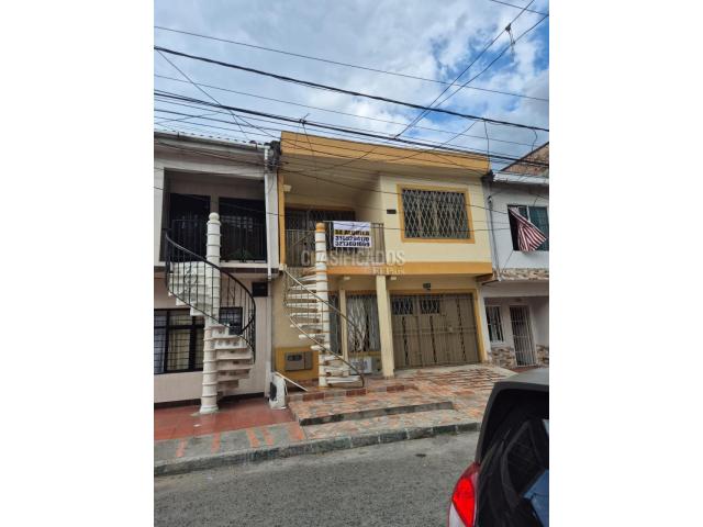 Casas, Alquiler en El Rodeo