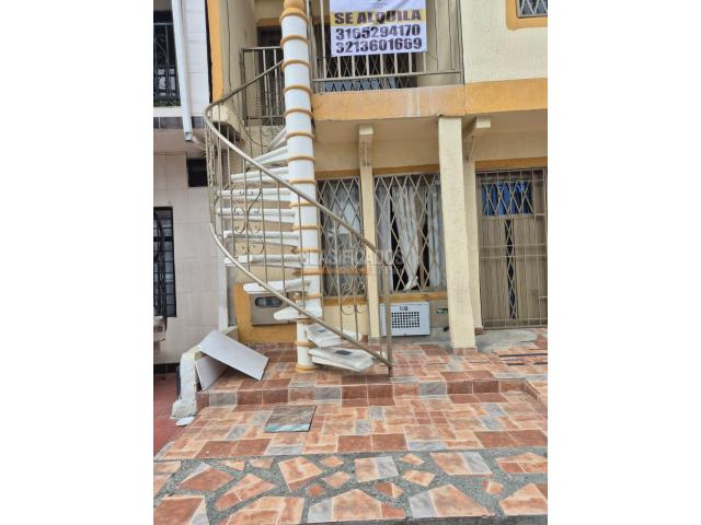 Casas, Alquiler en El Rodeo