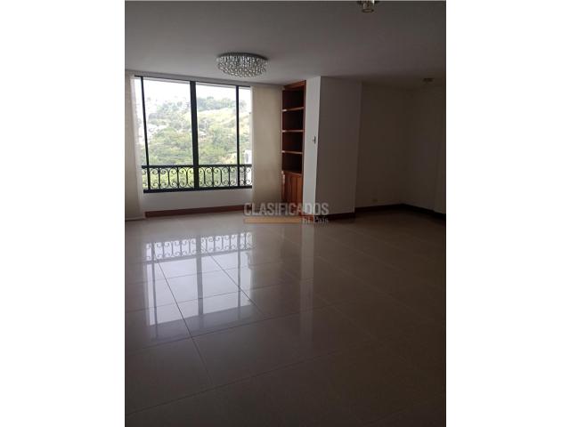 Apartamentos, Venta en Altos de Santa Teresita