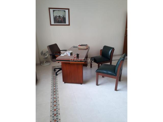 Oficinas y Consultorios, Venta en San Pedro