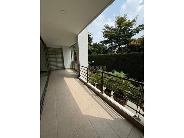 Apartamentos, Venta en Pance