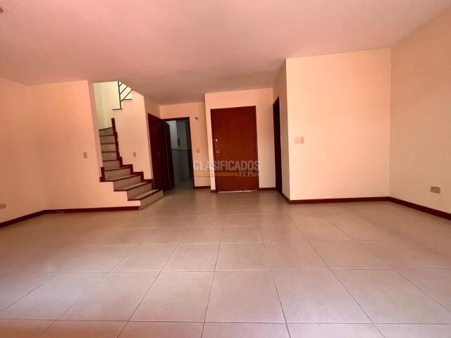 Casas, Venta en La Hacienda