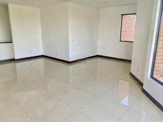 Apartamentos, Venta en Las Quintas de Don Simón