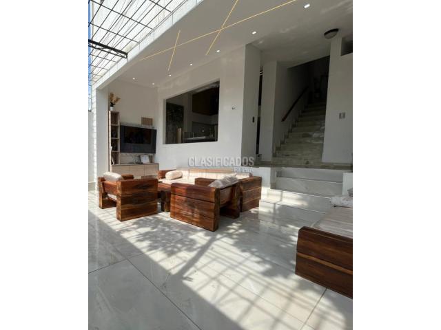 Casas, Venta en Santa Mónica Central