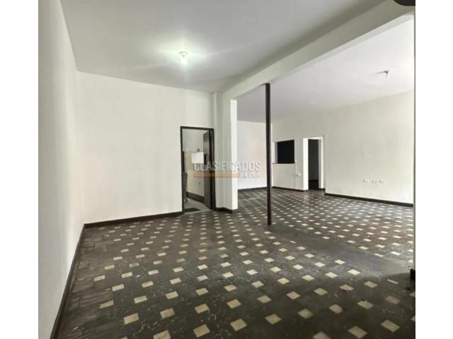 Edificios, Venta en Granada