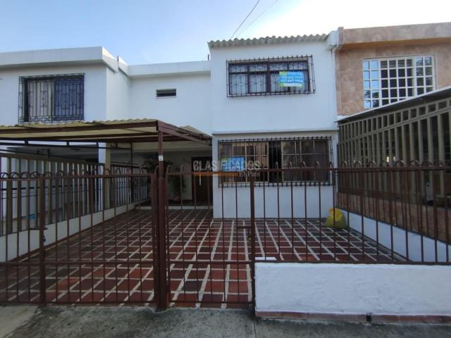 Casas, Alquiler en Urbanización La Merced