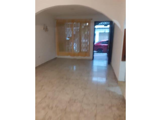 Casas, Alquiler en Cristóbal Colón