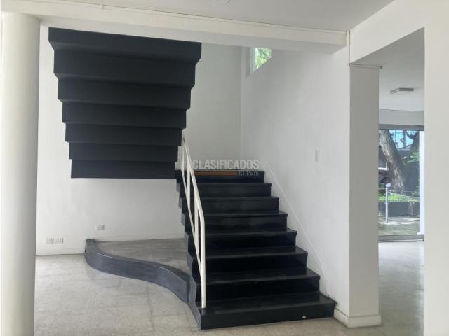 Locales y Bodegas, Alquiler en Santa Mónica Norte