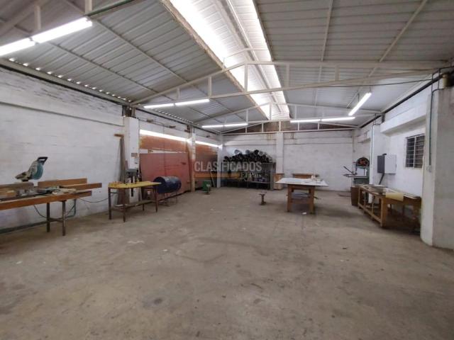 Locales y Bodegas, Venta en La Floresta