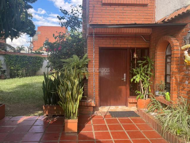 Casas, Venta en Ciudad Jardín