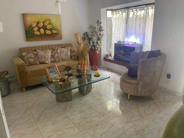 Casas, Venta en Ciudad Jardín