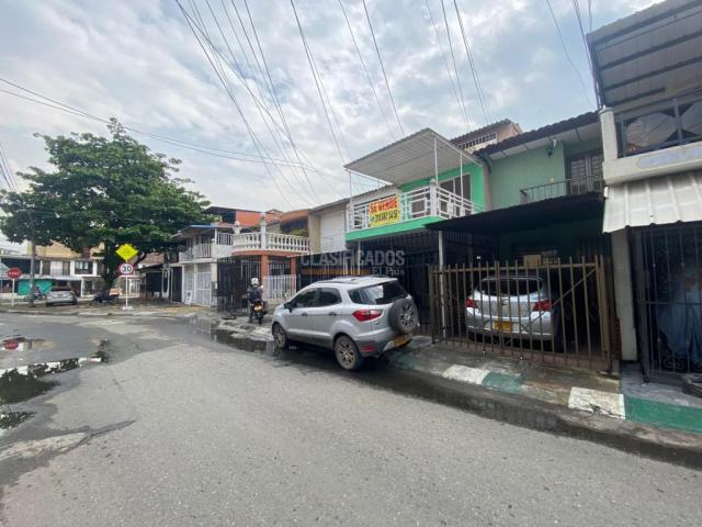 Casas, Venta en Brisas de los Álamos