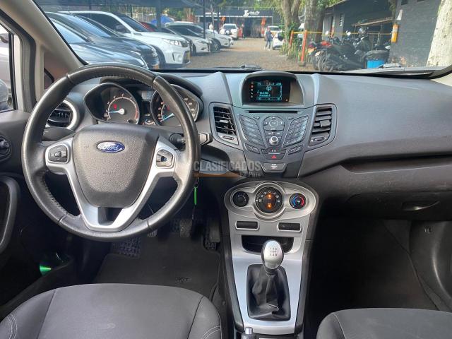 Ford Fiesta 2016 - $44.800.000