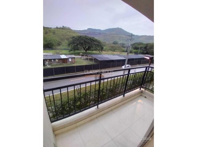 Apartamentos, Venta en Yumbo