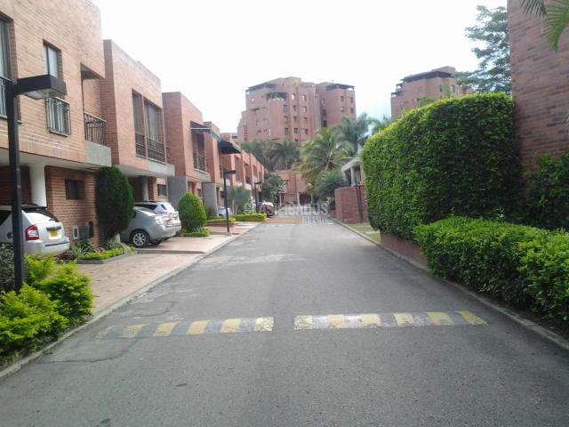 Casas, Venta en Ciudad Jardín