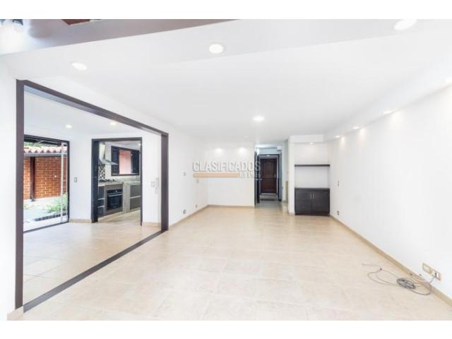 Casas, Venta en Ciudad Jardín