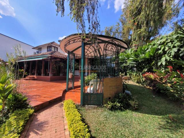 Casas, Venta en Ciudad Jardín