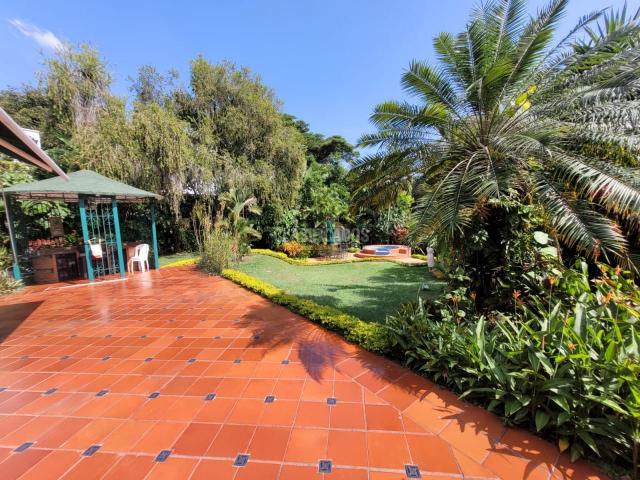 Casas, Venta en Ciudad Jardín