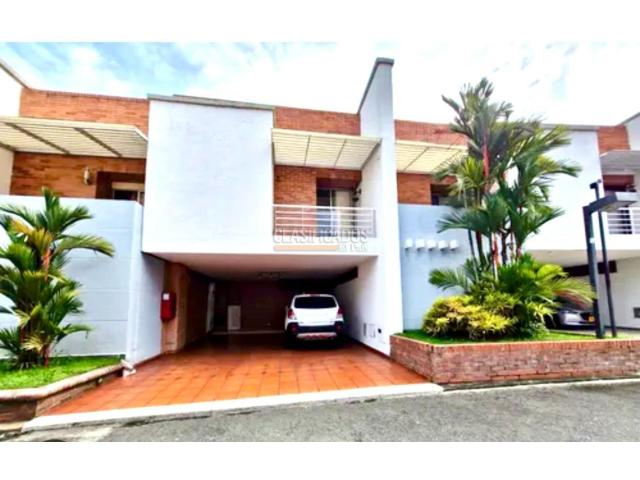 Casas, Venta en Ciudad Jardín