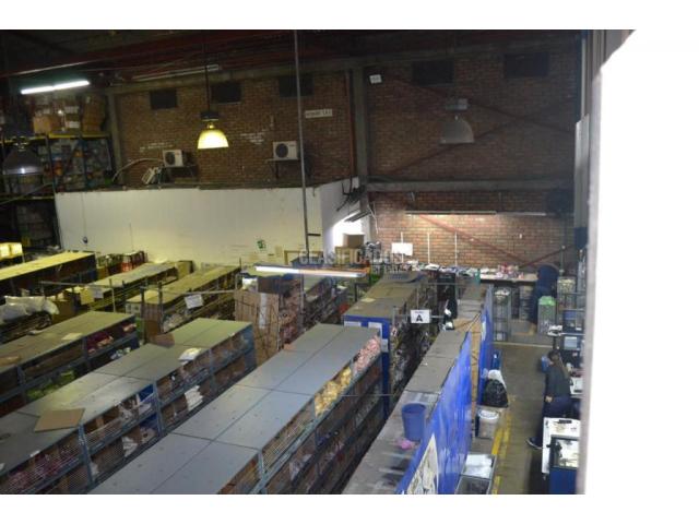 Locales y Bodegas, Alquiler en Flora Industrial