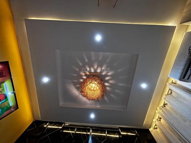 Edificios, Venta en Salomia