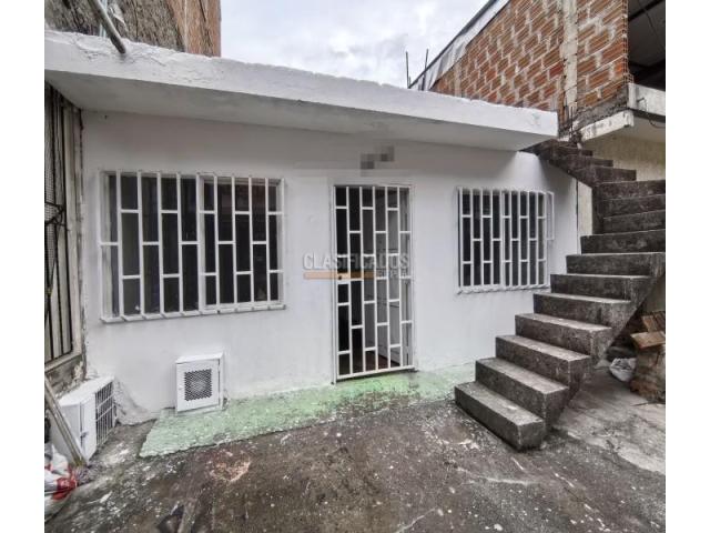 Casas, Venta en Ciudad Córdoba