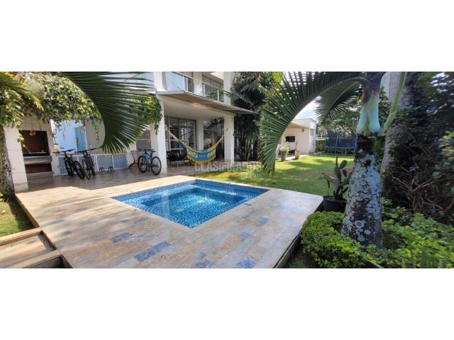 Casas, Venta en Centro Ccial Ciudad de Cali