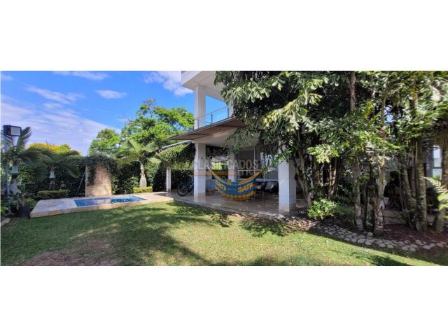 Casas, Venta en Centro Ccial Ciudad de Cali