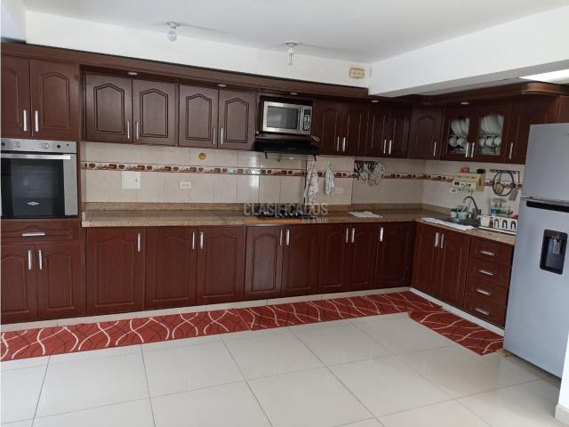 Apartamentos, Venta en Junín