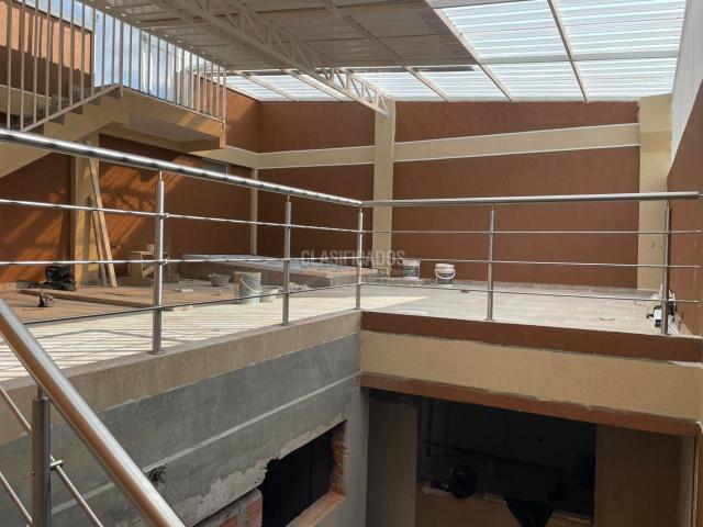 Edificios, Venta en La Flora