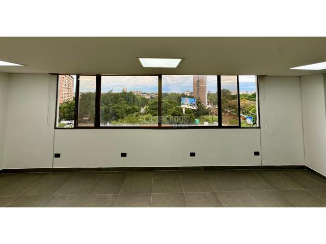 Oficinas y Consultorios, Alquiler en Chipichape