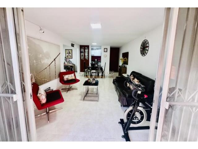 Apartamentos, Venta en Las Quintas de Don Simón