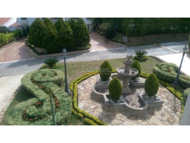 Casas, Venta en Ciudad Jardín