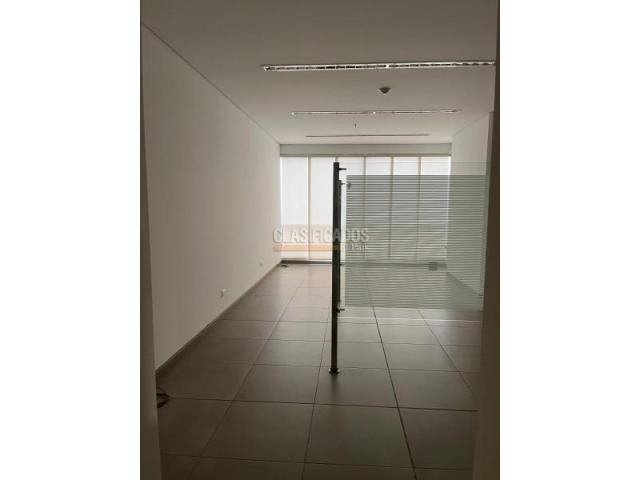 Oficinas y Consultorios, Alquiler en Chipichape