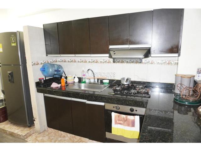 Casas, Venta en Ciudad 2.000