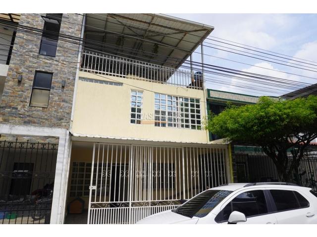 Casas, Venta en Ciudad 2.000