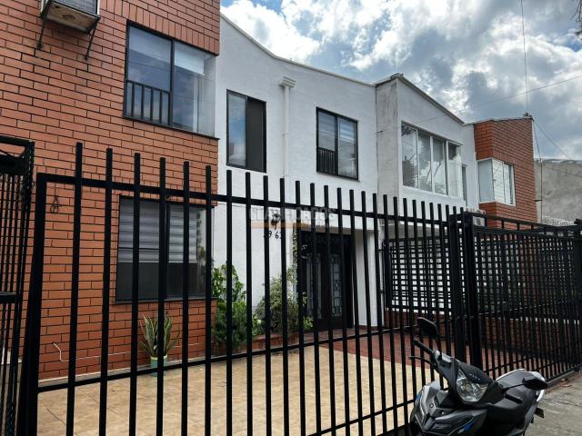 Casas, Venta en La Flora