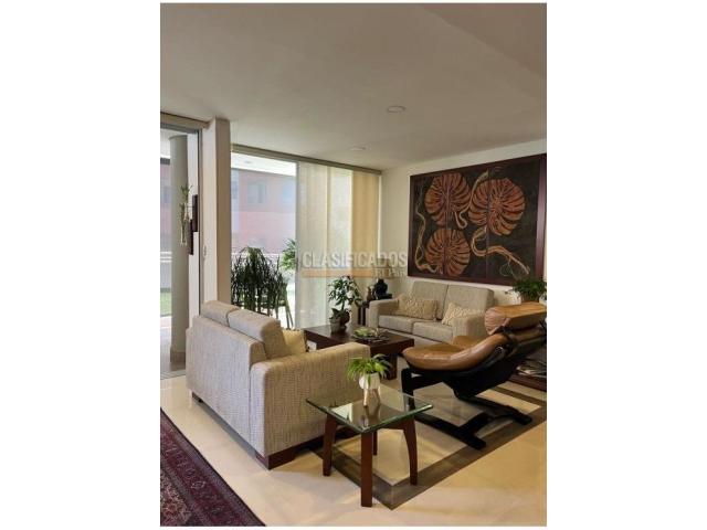 Apartamentos, Venta en Santa Mónica Residencial