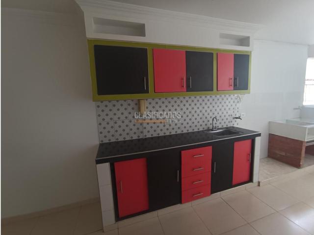 Apartaestudios, Alquiler en La Floresta