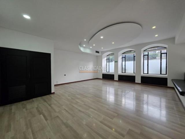 Oficinas y Consultorios, Alquiler en El Peñón