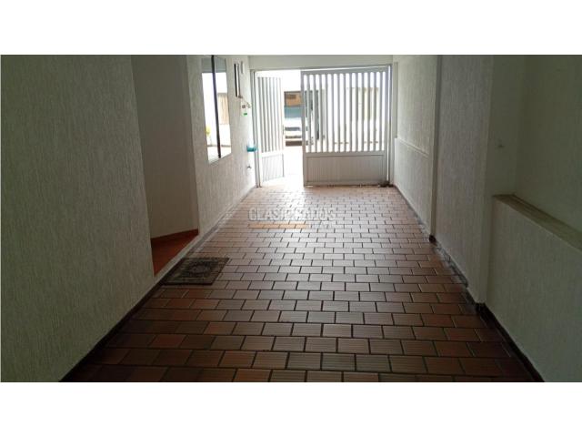 Casas, Venta en La Flora