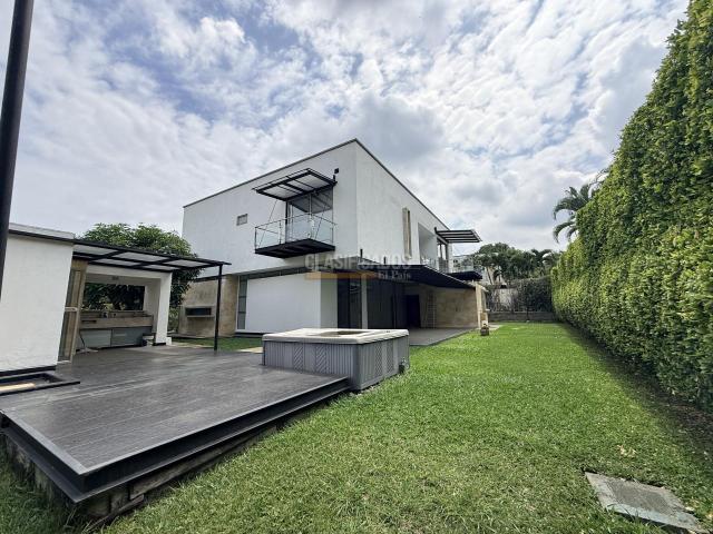 Casas, Alquiler en Ciudad Jardín