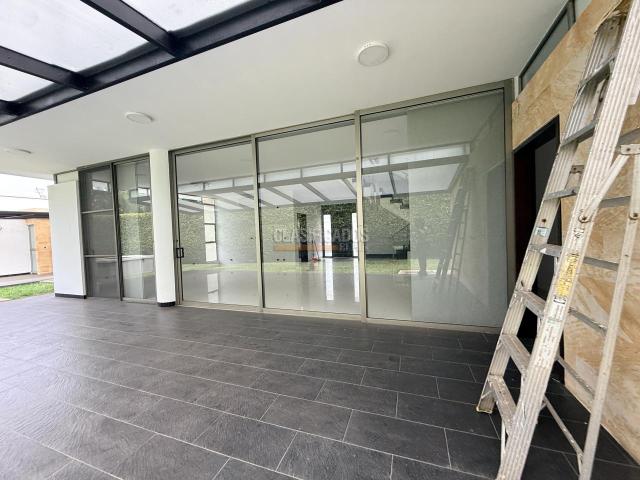 Casas, Alquiler en Ciudad Jardín